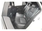 中古車をキレイで気持ちよくお乗りいただけるよう、エンジンルームからシートを外した洗浄まで、目に見えない部分も徹底的に洗浄しています!