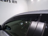ドアバイザー付きですので、雨の日でも換気ができてとても便利です!
