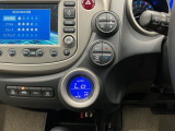 オートエアコン付きです!お好みの温度をセットするだけでエアコンの風量などを自動でコントロール。快適な車内でお過ごしいただけます。