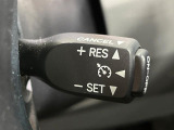 【クルーズコントロール】高速道路もラクラク走行。アクセルを離しても一定速度で走行ができ、長距離運転時の負担を軽減!加速・減速も簡単なスイッチ操作で調整できます。