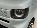 LEDヘッドライトは、点灯の瞬間から最大光量を発揮し、突然暗くなるトンネルなどでの安定感を高めます。