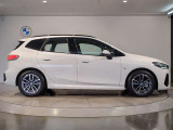 ご納車後も全国約200拠店のBMW正規ディーラーサービス工場にて保証対応いたします。お近くのBMW正規ディーラーをご案内の上、アフターメンテナンスをお受け頂けますので、安心してお乗りいただけます!!