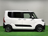 ドアは約90度に開くので荷物も積み込みやすく、乗り降りもしやすい♪ アウトドアで楽しく快適に過ごせる工夫がいっぱいです♪♪