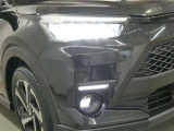 LEDヘッドライトです。デザイン性がよくとても明るいので、夜間の走行や悪天候でも安心です。しかも長寿命!