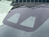 【スマートアシスト】走行中に前方の車両等を認識し、衝突しそうな時は警報とブレーキで衝突回避と被害軽減をアシスト。より安全にドライブをお楽しみいただけます。
