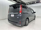 走りにこだわりながら収納力も持ち合わせたお車です。