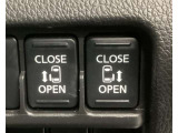 【両側パワースライドドア】両側がパワースライドドアになっており、運転席のスイッチやスマートキーでも開閉が可能です!開口部も広いので乗り降りも楽々♪