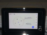 スマホをクルマとつなぐだけで、おなじみのアプリをディスプレイオーディオ上で気軽に使えるようになります。スマホと同じ感覚の画面タッチ操作はもちろん、ハンズフリー通話や各種機能を音声操作出来ます(^^)/