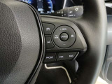 ステアリング右側には、運転支援機能を手元で操作できるスイッチ類を配置しています