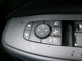 ドアミラーの鏡面の調節、格納は運転席からすべて操作できます!