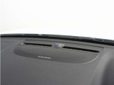 【harman/kardon】世界のオーディオファン垂涎のプレミアムサウンドシステムを搭載。原音に近い音場空間を忠実に再現。乗る人すべてに最良の音響体験を提供します。