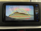 バックモニターつきですから車庫入れもラクになりますね。とても便利でうれしい安全装備です(^^♪