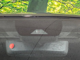 【トヨタセーフティセンス】走行中に前方の車両等を認識し、衝突しそうな時は警報とブレーキで衝突回避と被害軽減をアシスト。より安全にドライブをお楽しみいただけます。