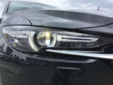 LEDヘッドランプ装備・消費電力が少なく明るいので夜間走行も安心して運転出来ます。