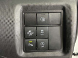 コーナーセンサーを車の前後に装備。障害物までの距離に応じて警告音を変えてお知らせ。縦列駐車時や駐車場・車庫などでの取り回しをサポートします。詳細は販売店スタッフまでおたずねください。