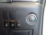 スマートキー装備車なので、キーを取り出さなくてもエンジン始動が可能です。