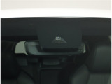 TOYOTA SAFETY SENSEは道路状況、車両状態、天候状態及びドライバーの操作状況などによっては、作動しない場所があります。