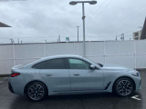 【BMWの伝統-3】BMWのお車は、&ldquo;駆け抜ける歓び&rdquo;を体現しております。走行の安定性とコーナリングの良さを追求し、思い通りにハンドルの操作可能です。