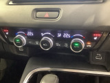 フロント両席にはシートヒーターが付いています!寒い日に便利な装備ですね。
