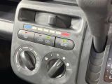 寒い冬も暑い夏も全席に快適な空調を届けてくれる、ダイヤル式エアコンを装備♪