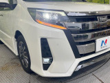 【LEDヘッドライト】悪天候や夜間走行時も良好な視界を確保し安心して運転できる高輝度LEDヘッドライトを装備!点灯速度が早く、消費電力も抑えられています。