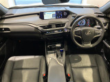 UX 250h バージョンL 4WD 本革シート
