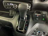 発進時から滑らかに加速する無段階変速のCVTはストップ&ゴーの多い街の中も快適です