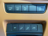 【2Wayドライビングポジションメモリー機能】お二人のシートパターンを記憶することができますので、運転時はボタン一つでシート調節できますね。