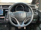 ステアリングスイッチでオーディオ各種操作が可能で、運転に集中できます。安心・安全・快適なドライブをお楽しみいただけます。