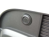 障害物を検知するソナーセンサーが取り付けられています。