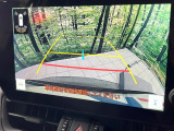 【バックカメラ】駐車時に後方がリアルタイム映像で確認できます。大型商業施設や立体駐車場での駐車時や、夜間のバック時に大活躍!運転スキルに関わらず、今や必須となった装備のひとつです!