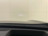HUD(ヘッドアップディスプレイ)速度表示をフロントガラスに表示できます。