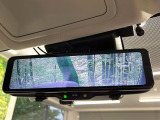 【デジタルインナーミラー】後席の大きな荷物や同乗者で後方が確認しづらい時でも安心!カメラが撮影した車両後方の映像をルームミラー内に表示。クリアな視界で状況の確認が可能です!