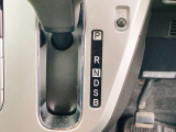 当店は走行距離不明・改ざん車は販売いたしません!安心してお車に乗って頂けるようご案内致します。