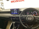 運転席周辺のスマートなレイアウトが、操作のしやすさを実現。快適なドライブをサポートします。