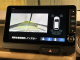 リバースギアに入れるだけで後方の表示へ切り替わります。夜間や雨の日の駐車も楽になりますよ。