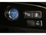 キーがポケットやバックの中でもワンプッシュでエンジンスタートでき便利です。自動でハイ・ロー切りかえるオートマチックハイビームシステム搭載!