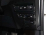 ETC!料金所も止まる事無くスイスイです!窓を開ける必要も無いので雨や花粉、排気ガスの浸入もありません!今や必需品ですネ!