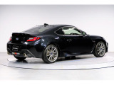ワンオーナーで大切に乗られたBRZ。クリスタルブラックシリカの艶やかなボディと18インチアルミが映える低重心なスタイルです。