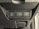 パワーバックドア付き。運転席から離れることなく車両後方のバックドアを自動で開閉できます。