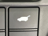 【パワーバックドア】スマートキーや運転席のボタンを押すだけでリアゲートが自動で開閉します!荷物を持っている時や、高い位置にあるバックドアを閉める際に便利な機能です♪
