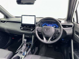 運転席まわりです。 各操作スイッチは使いやすい位置に配置されてます。