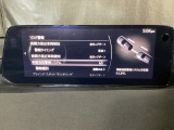 車両が車線を踏み越えそうであると判断すると、ビープ音により警告。ドライバーの素早い回避操作をサポート致します。