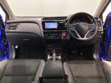 【前方視界】開放的な前方視界!運転がしやすく疲れにくいです♪窓が大きく、見通しがとっても良いおクルマですよ♪