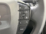 【レーダークルーズコントロール】高速道路での長距離走行が楽に!!自動で速度を保つクルーズコントロールが、衝突軽減システムと連携し、前方の車両を感知して車間を保つように速度調節してくれます!!
