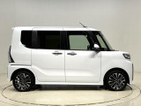 ドアは約90度に開くので荷物も積み込みやすく、乗り降りもしやすい♪ ロングドライブも快適に過ごせる工夫がいっぱいです♪♪