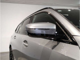 【BMWミラー】視認性の高いスタイリッシュなミラー。自動防眩機能も付いており夜間のドライビングをサポートします。