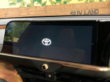 【12.3インチディスプレイオーディオ】スマートフォンと連携が可能な大画面ディスプレイオーディオです。スマートフォンのナビ機能を使用したり、Bluetooth接続で音楽もお楽しみいただけます!