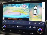 【パノラミックビューモニター】専用のカメラにより、上から見下ろしたような視点で360度クルマの周囲を確認することができます☆死角部分も確認しやすく、狭い場所での切り返しや駐車もスムーズに行えます。