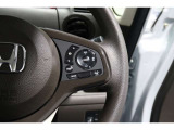Hondaセンシングの機能のひとつ、アダプティブクルーズコントロール付!アクセルから足を離しても設定したスピードと前車との車間を保ち走行してくれます!車線維持もアシスト☆高速道路で疲労軽減ですね☆